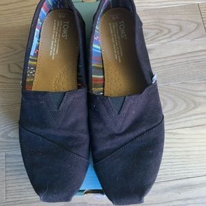 TOMS Black Canvas shoes